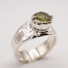 Bague saphir brut du Montana brut et argent - pièce unique