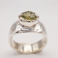 Bague saphir brut du Montana brut et argent - pièce unique