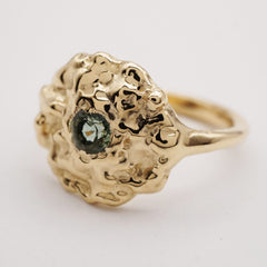 Bague HYDRA - or 10k et saphir du Montana - pièce unique