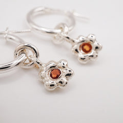 Boucle d'oreille FLEUR no.5 - argent et saphir 🌸