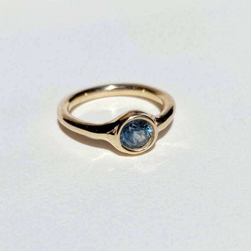 Bague ELLA - or 10k et saphir du Montana - pièce unique 001