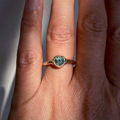 Bague ELLA - or 10k et saphir du Montana - pièce unique 001