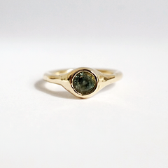 Bague ELLA - or 10k et saphir du Montana - pièce unique 002