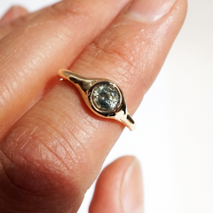 Bague ELLA - or 10k et saphir du Montana - pièce unique 002