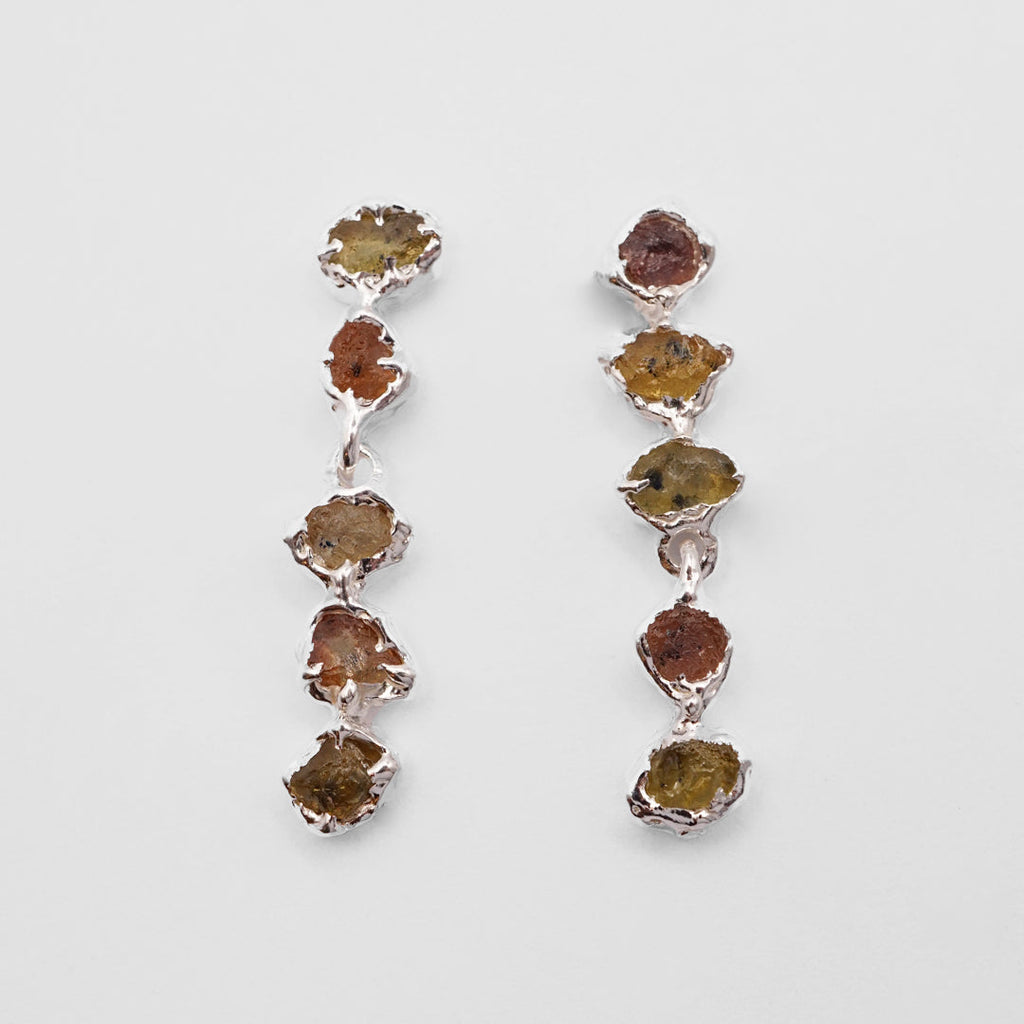 Boucles d'oreilles LORENZO - saphirs bruts terre