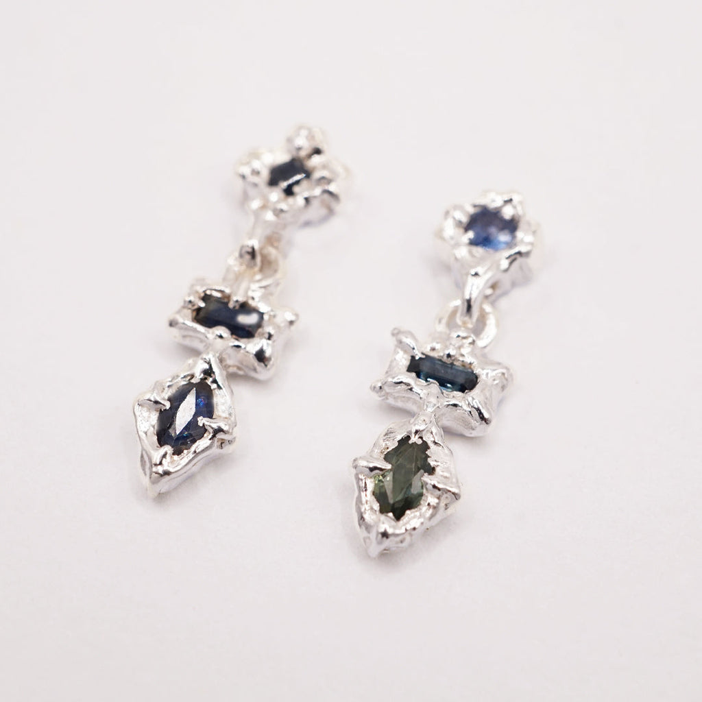 Boucles d'oreilles à breloque ORION - saphirs colorés et argent
