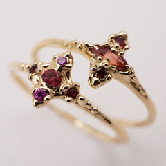 Bague ARIANE IV - saphirs ronds cerise et or 10k - pièce unique