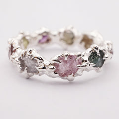 Bague LASZLO saphirs bruts colorés et argent
