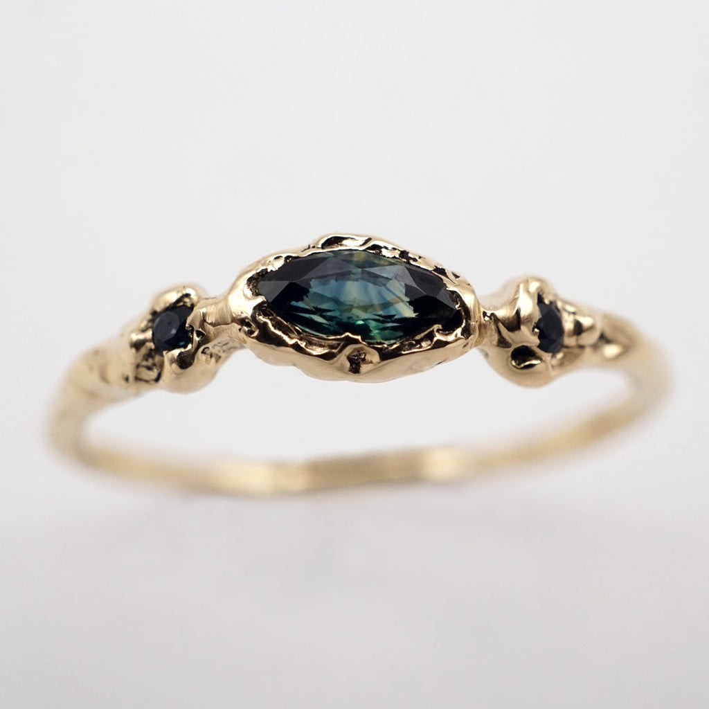 Bague ARIANE II - saphir marquise bleu-vert et or 10k - pièce unique