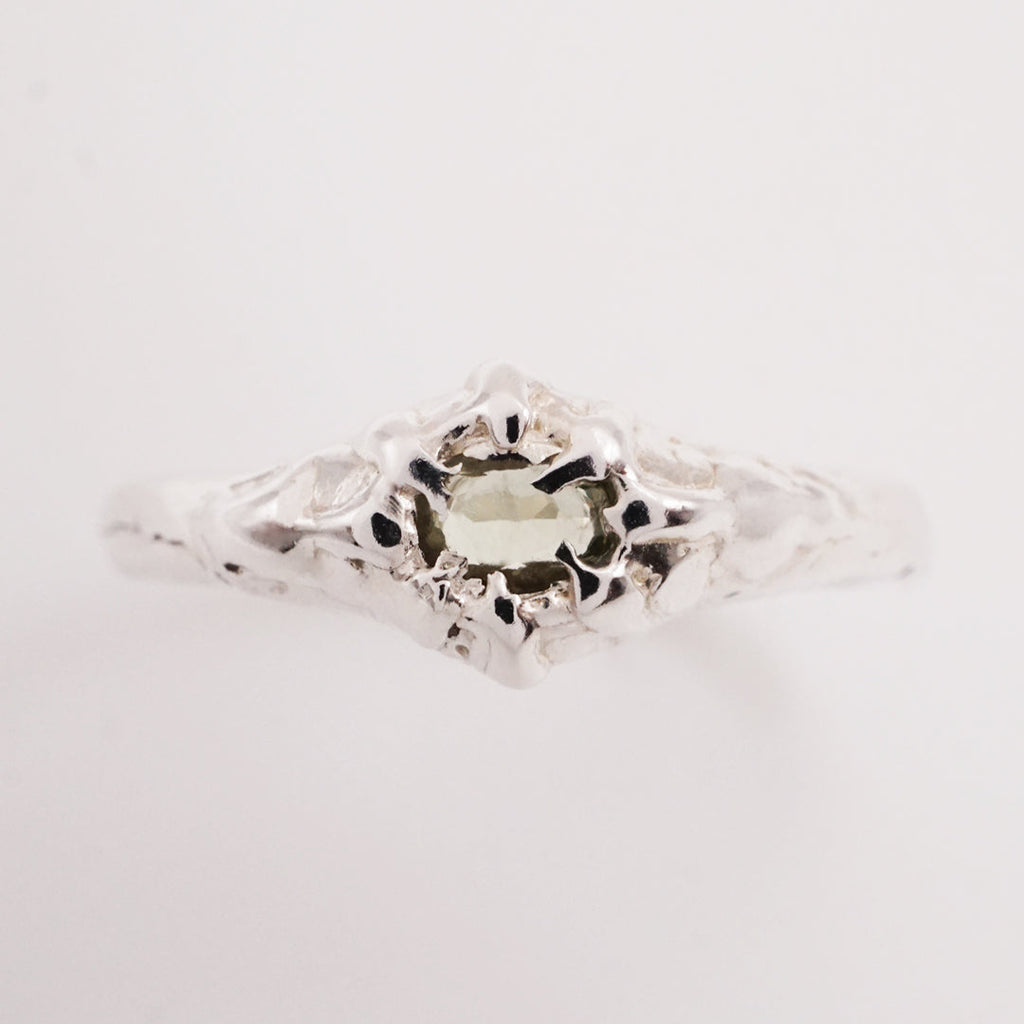 Bague MAGDA - saphir naturel vert sauge et argent