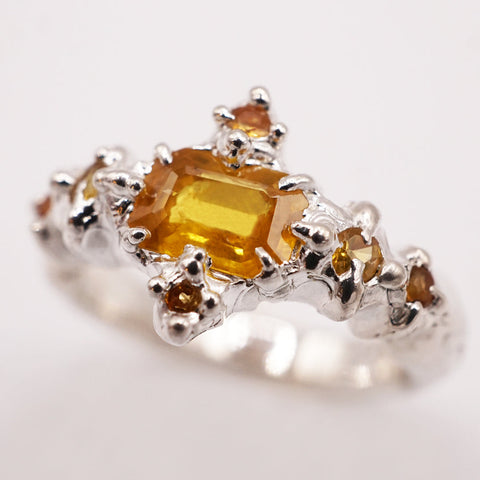 Bague REINE III - saphirs naturels jaune et argent - pièce unique