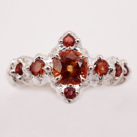Bague REINE II - saphirs naturels rouge et argent - pièces uniques